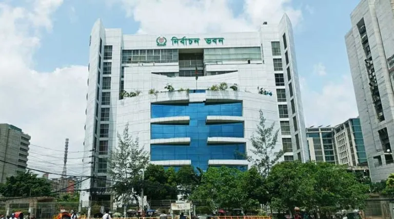 প্রার্থীর দ্বৈত নাগরিকত্ব নিয়ে ইসির সিদ্ধান্ত আজ